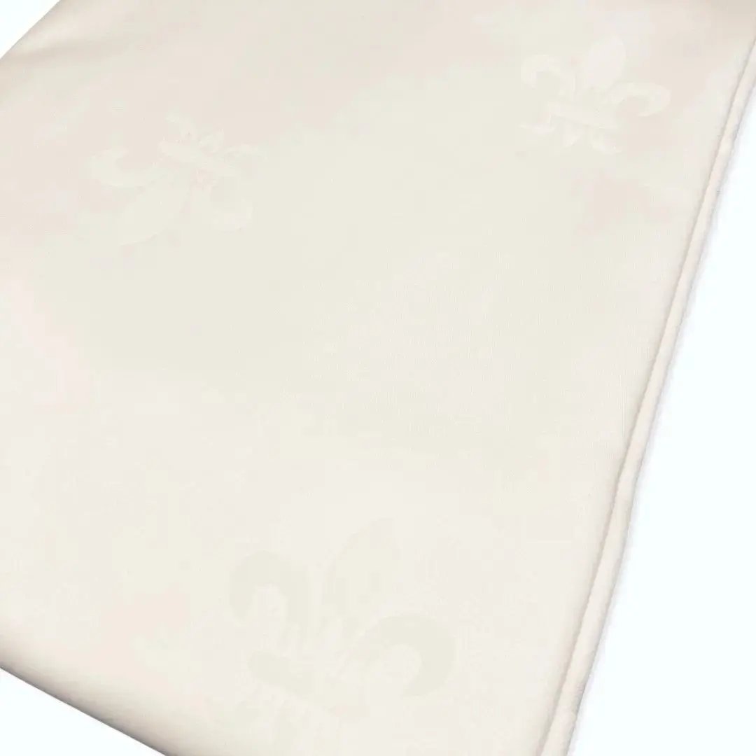 Franse lelie ivoor tafelkleed opgevouwen