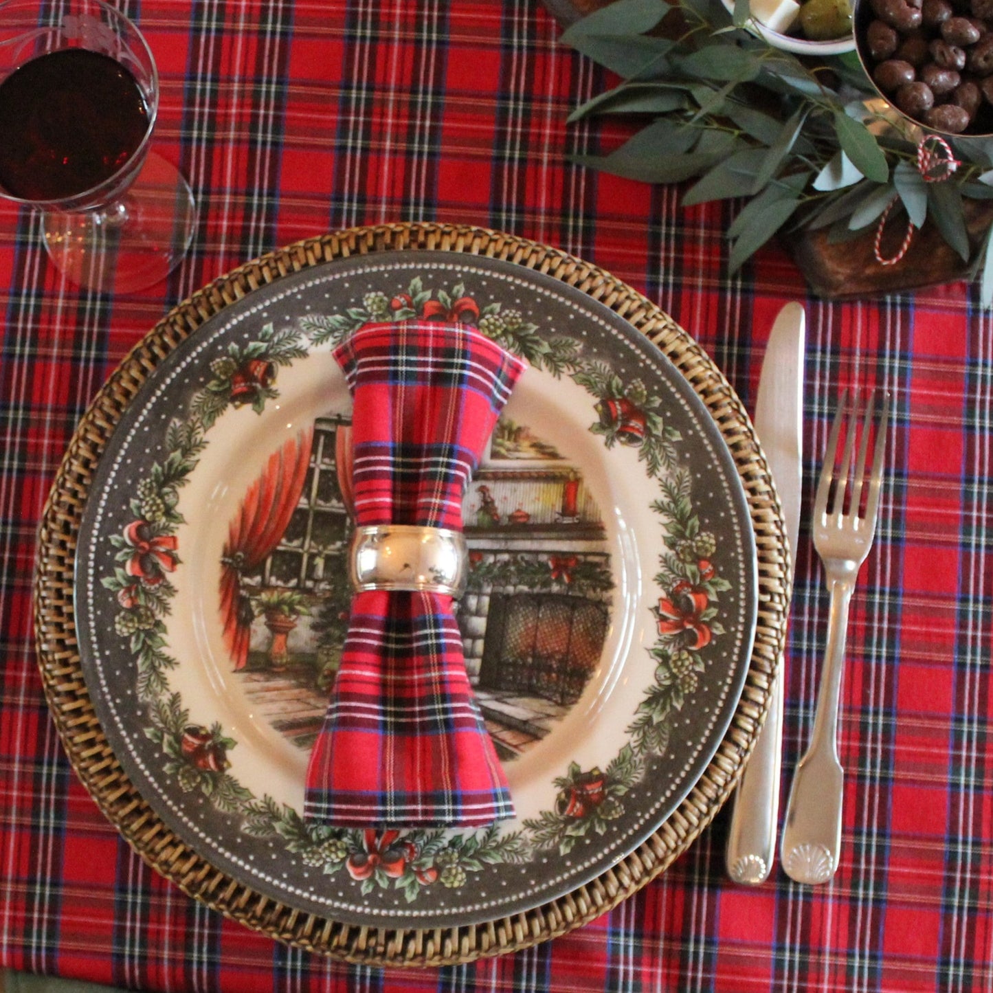 Gedekte tafel met Schotse ruit Windsor rood Servet - Bamar Lifestyle