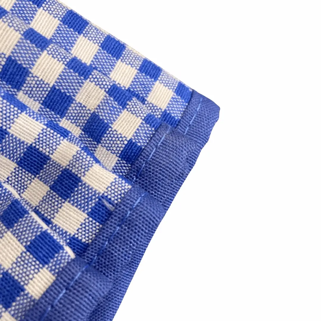 Detail afwerking Blauw brabantsbont tafelkleed - Bamar Lifestyle