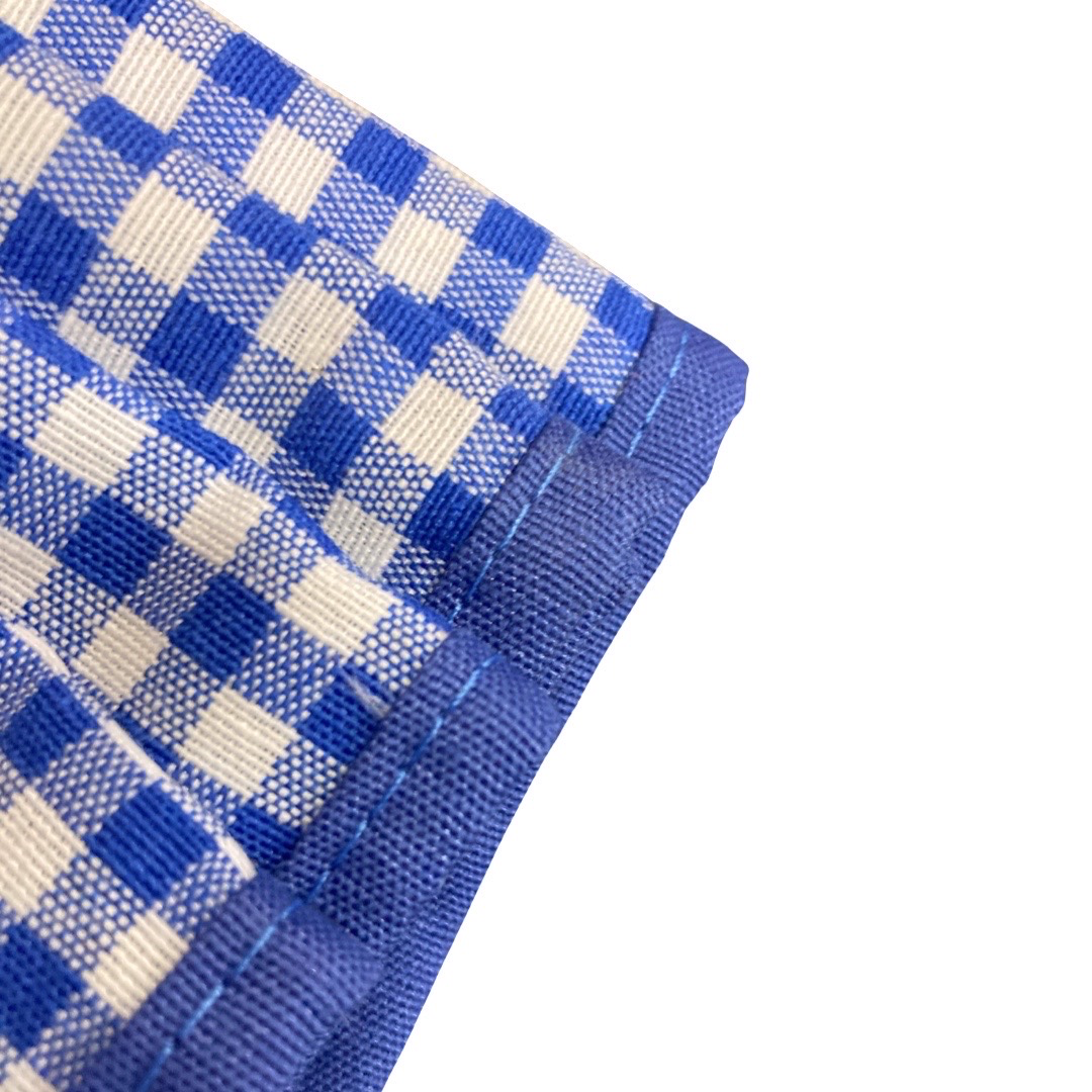 Detail bies afwerking Blauw wit geruit servet - Bamar Lifestyle