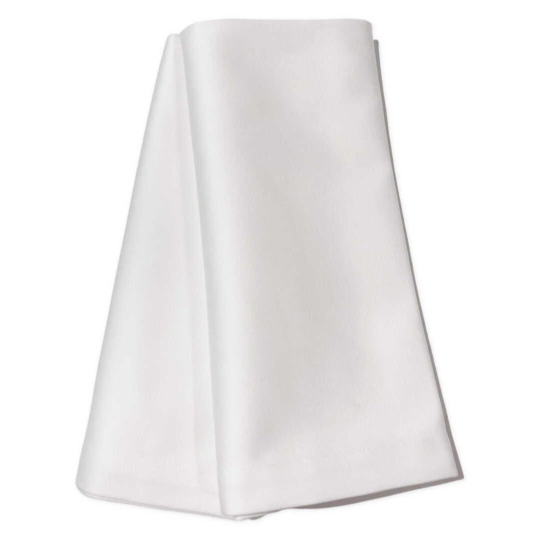 2 opgevouwen witte damast servetten