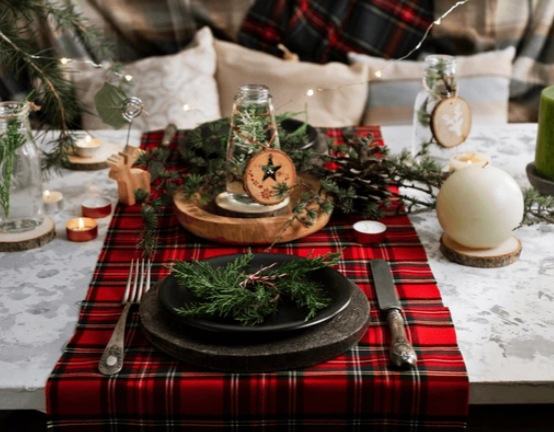 Tafelloper Schotse ruit rood op tafel - Windsor - Bamar Lifestyle