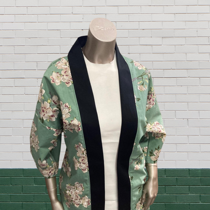 Zijaanzicht Kimono Green Blossom - Bamar Lifestyle