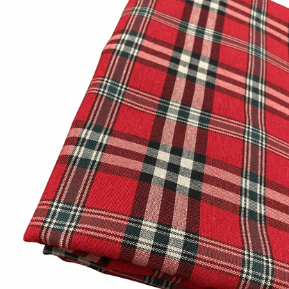 Tafelloper Castle Schotse ruit rood (Strijkvrij) - Bamar Lifestyle