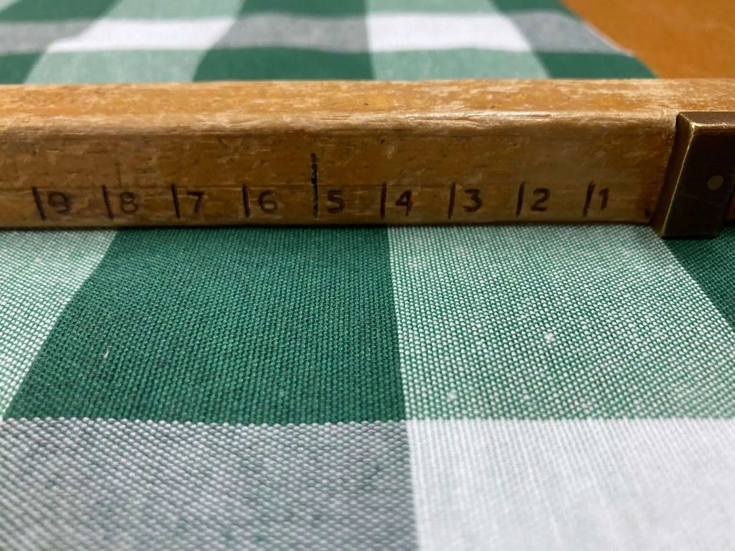 Maatvoering ruit van tafelkleed Groot groen geruit servet - Bamar Lifestyle