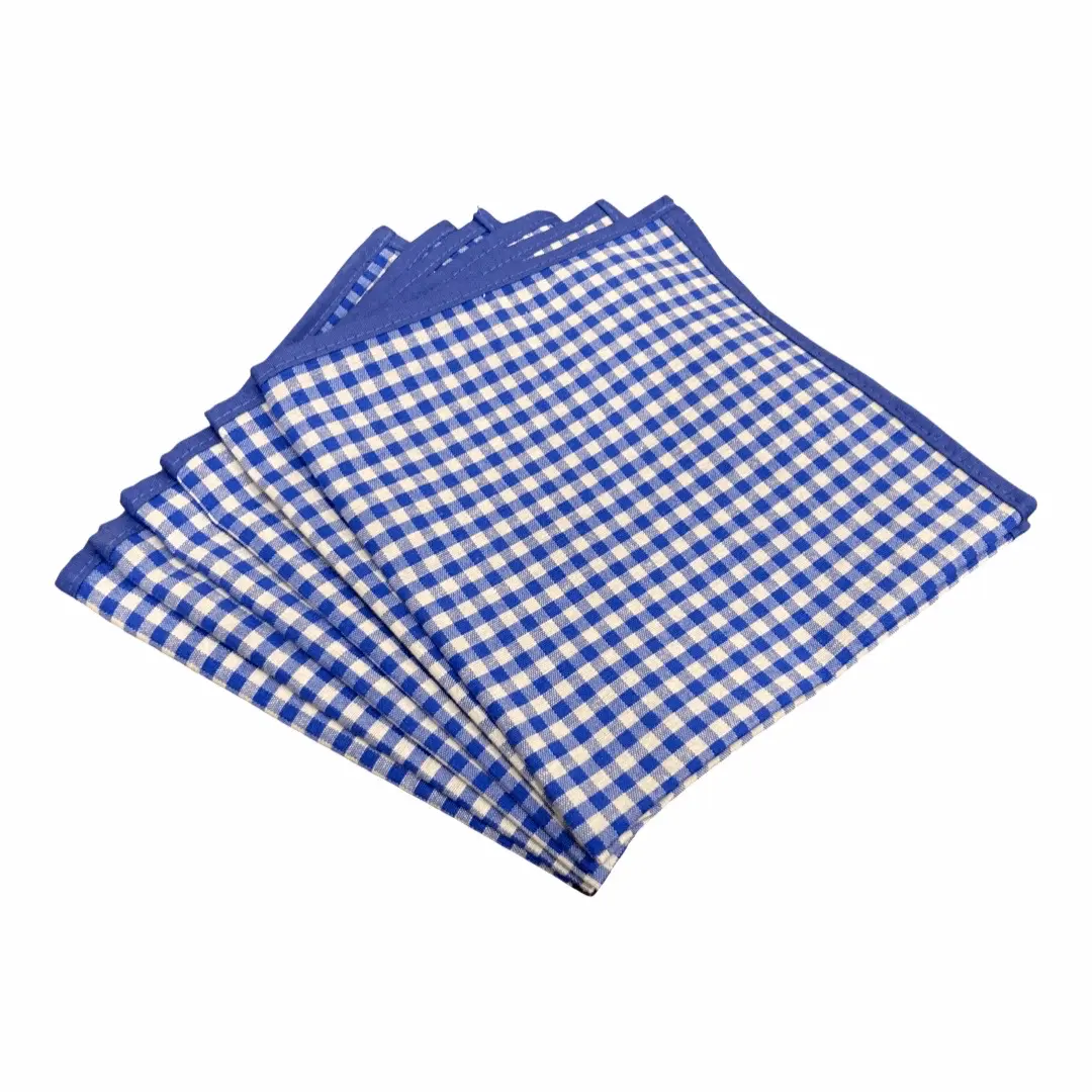 Opgevouwen stapel Blauw witte brabantsbont servetten - Bamar Lifestyle