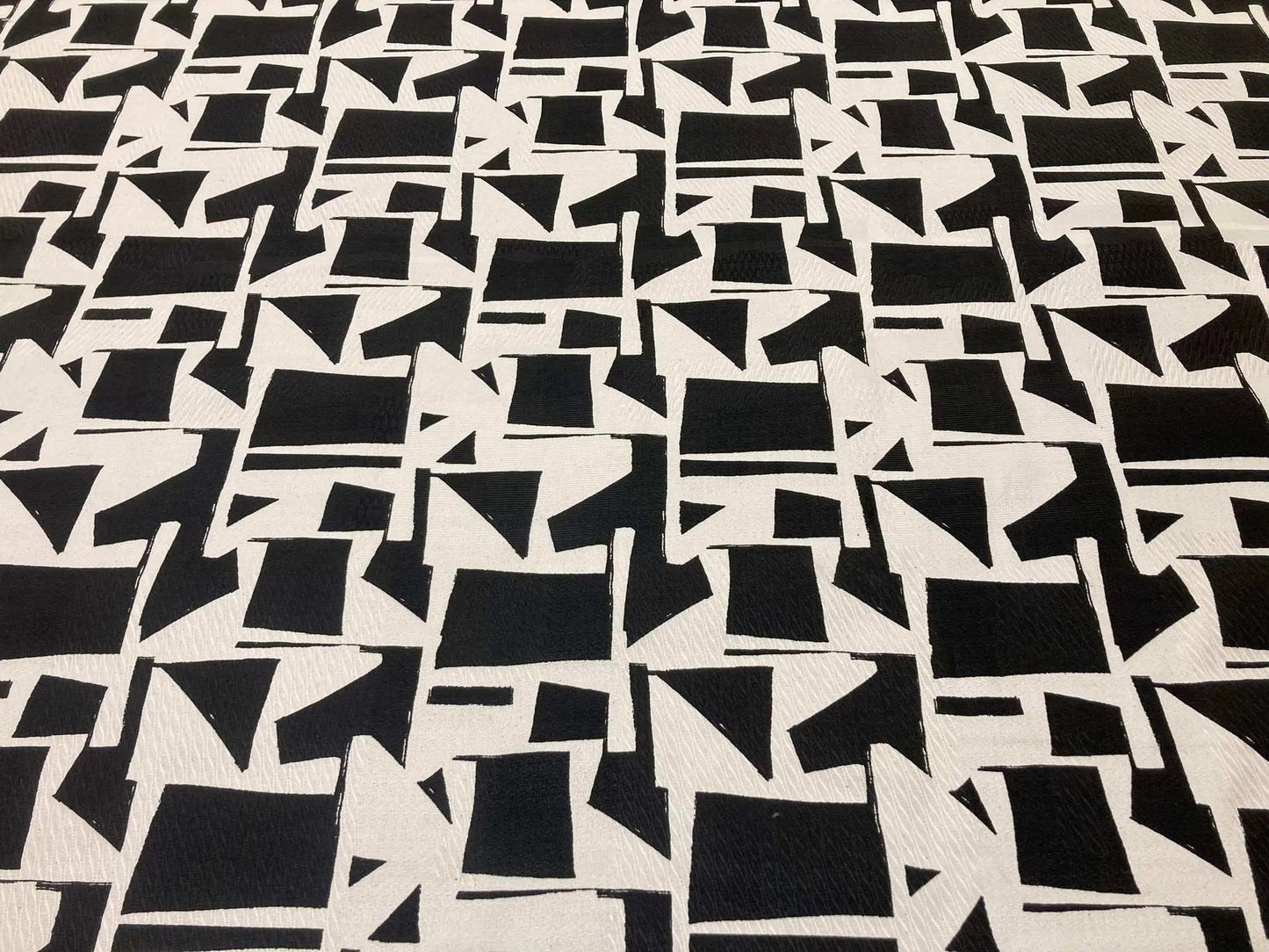 Zwart Modern Tafelkleed Morgan - Bamar Lifestyle