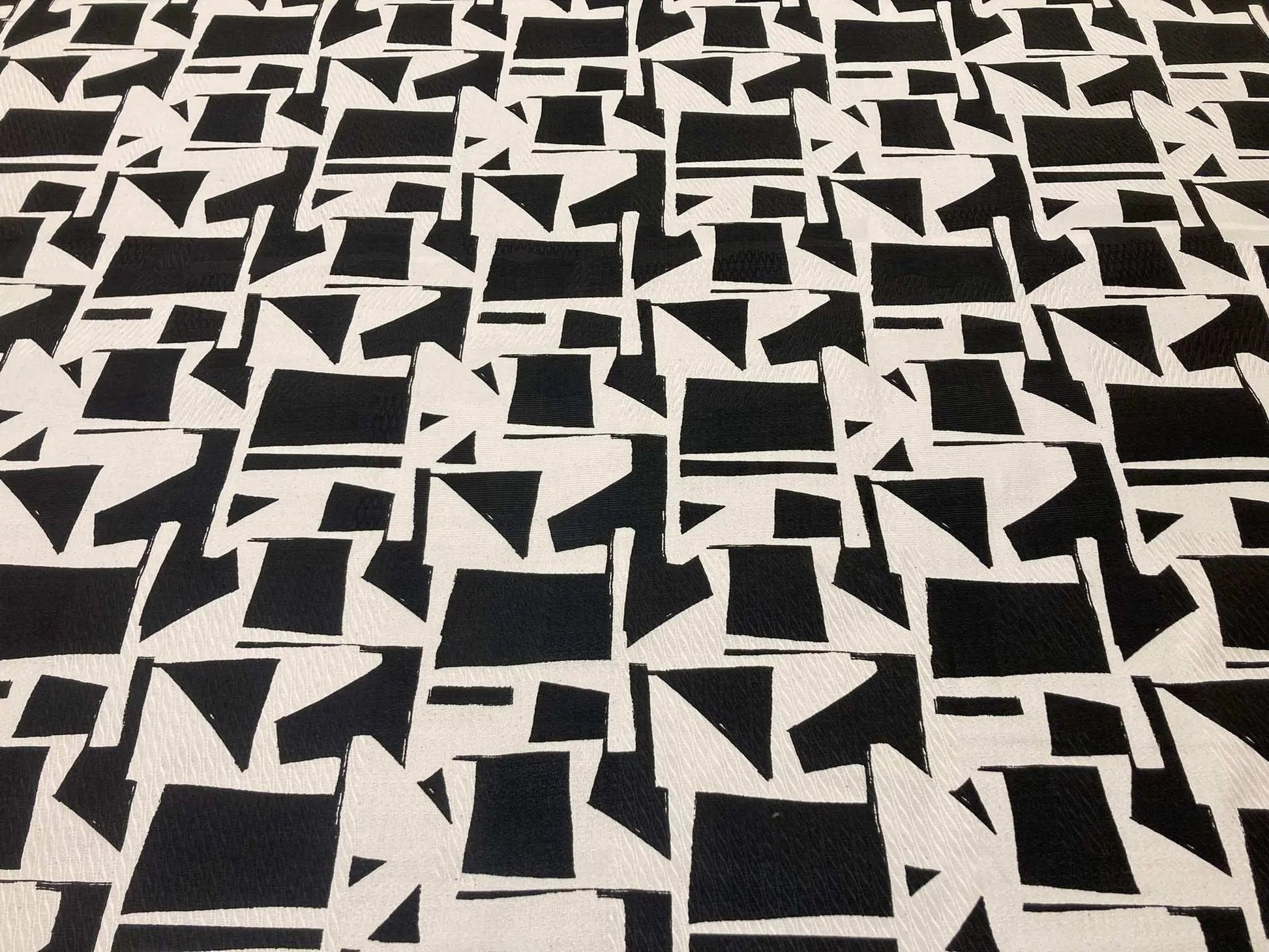 Zwart Modern Tafelkleed Morgan - Bamar Lifestyle