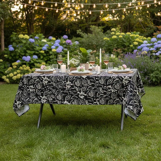 Zwart Modern Tafelkleed Labrera - Bamar Lifestyle