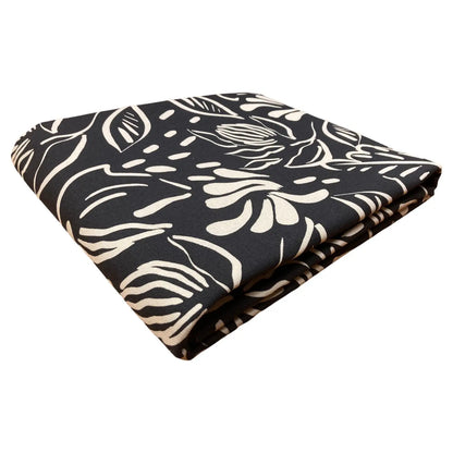 Zwart Modern Tafelkleed Labrera - Bamar Lifestyle