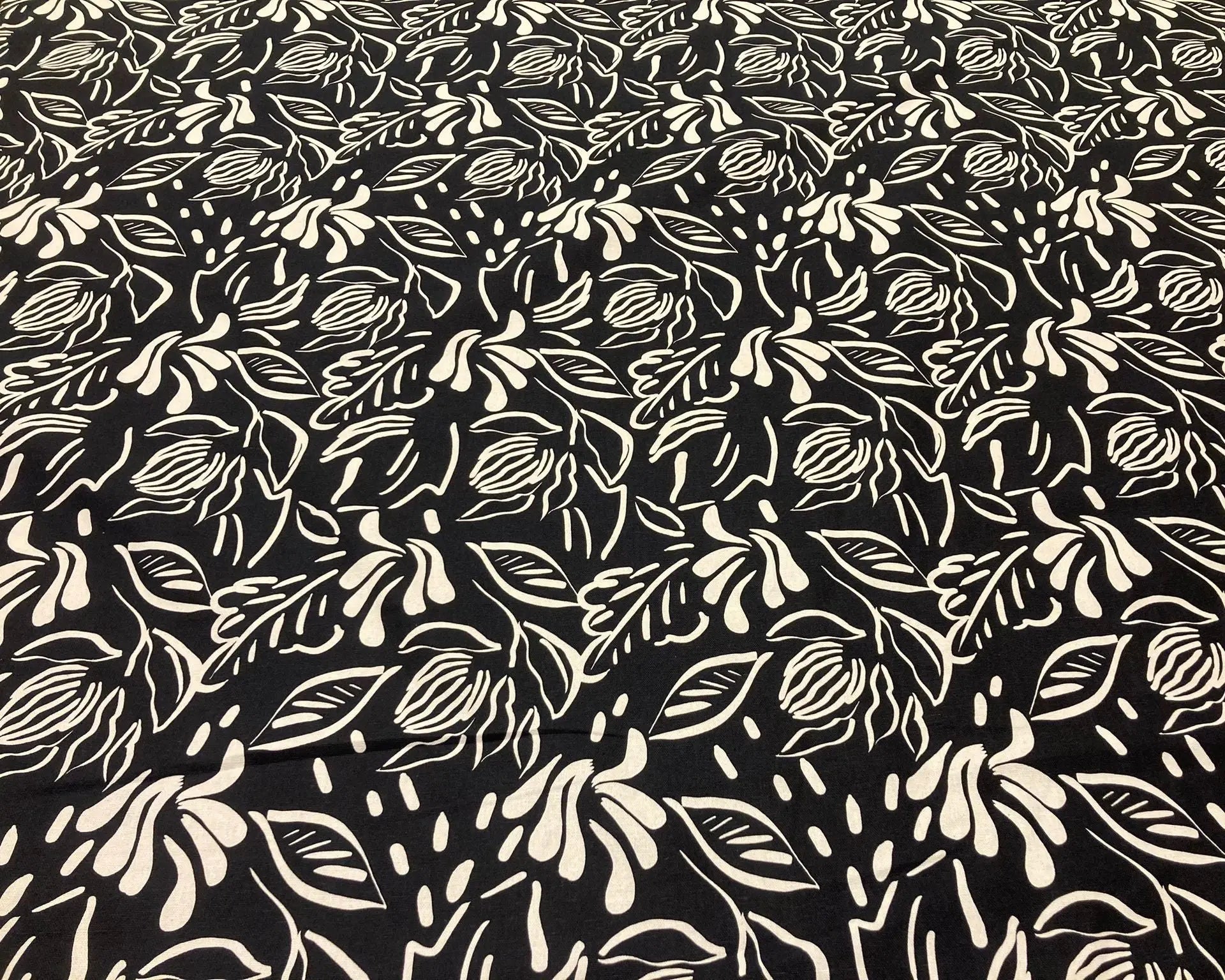 Zwart Modern Tafelkleed Labrera - Bamar Lifestyle